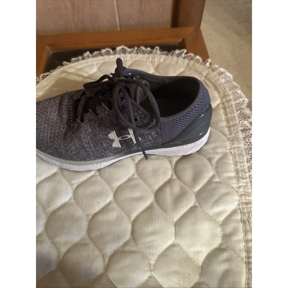 Size US 6.5- Under Armour Charged Bandit 3‎ Gray